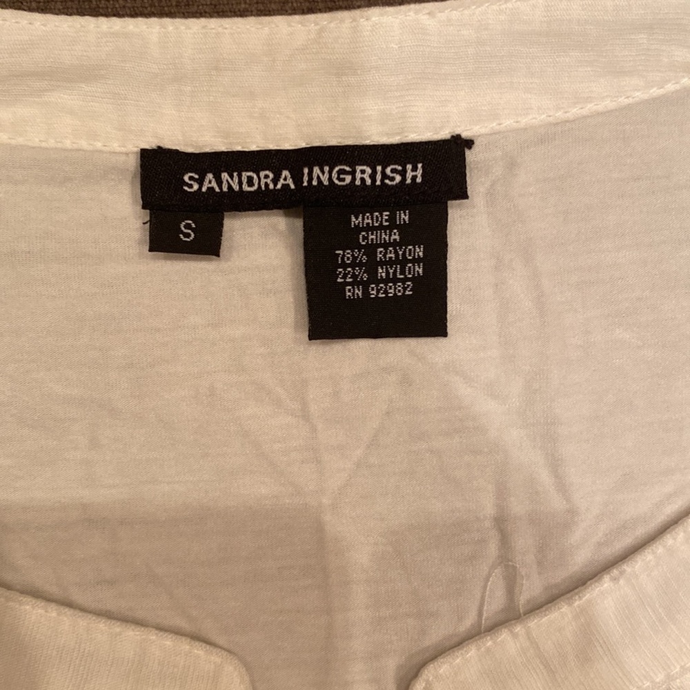 Barely Worn Sandra Ingrish Lightweight Short Slee… - image 3